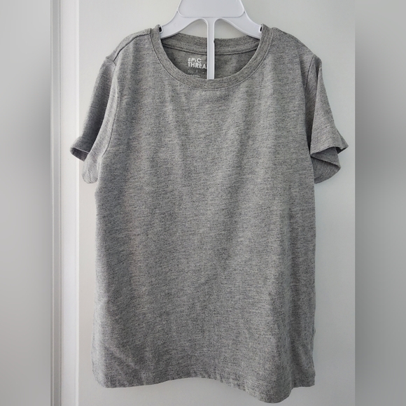Epic Threads Other - Sz 5‎ Epic Threads gray t-shirt minimalist neutral lowkey